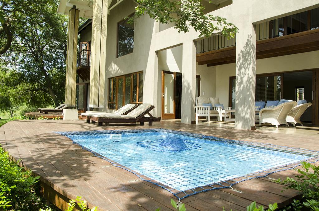 Villa Rostrata-On-Lake ヘイジービュー エクステリア 写真